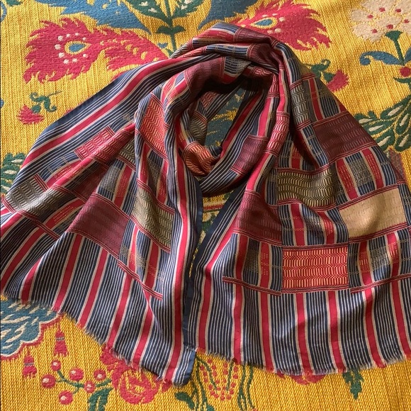 Smithsonian Institution silk scarf - Picture 5 of 6